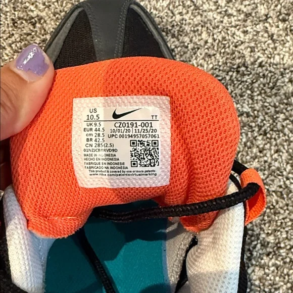 Nike Air Max Black with Orange Highlights - Picture 4 of 4